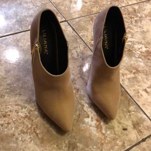 Like New Beige Liliana Heels